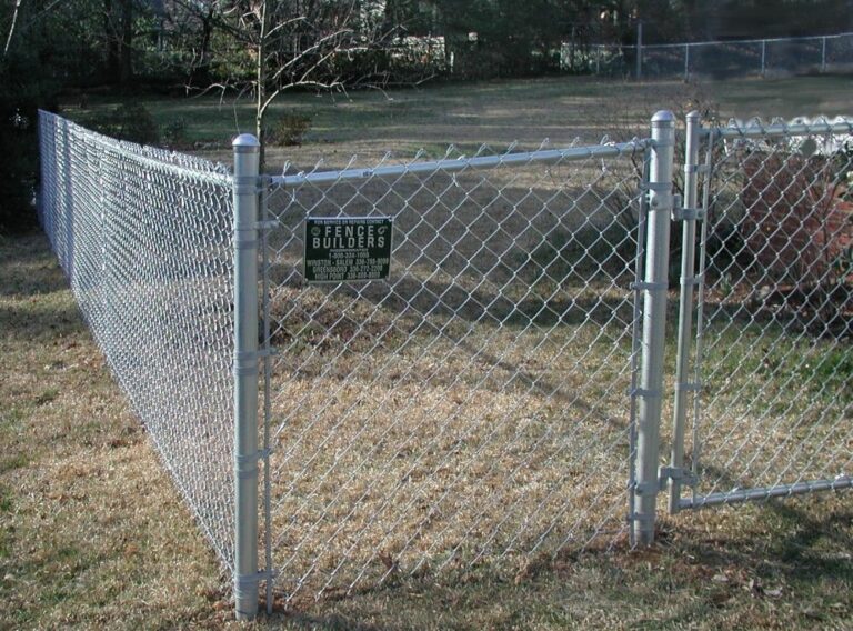 Chain Link Fences - Fence Builders Inc.