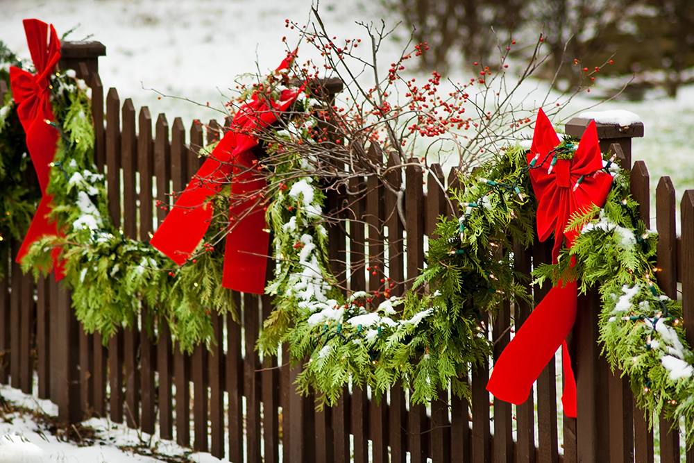 Seasonal Fence Decor